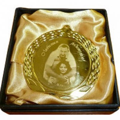 Медаль с фотогравировкой пары